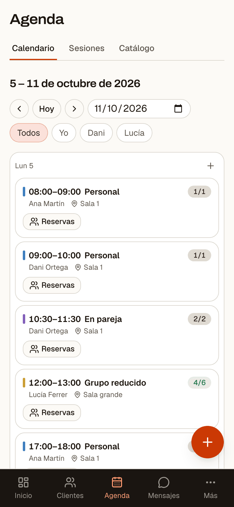 La agenda del día en el móvil del entrenador